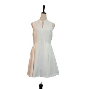 Elegant White Sleeveless Dress